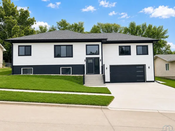 4720 Tyler St, Sioux City, IA 51108