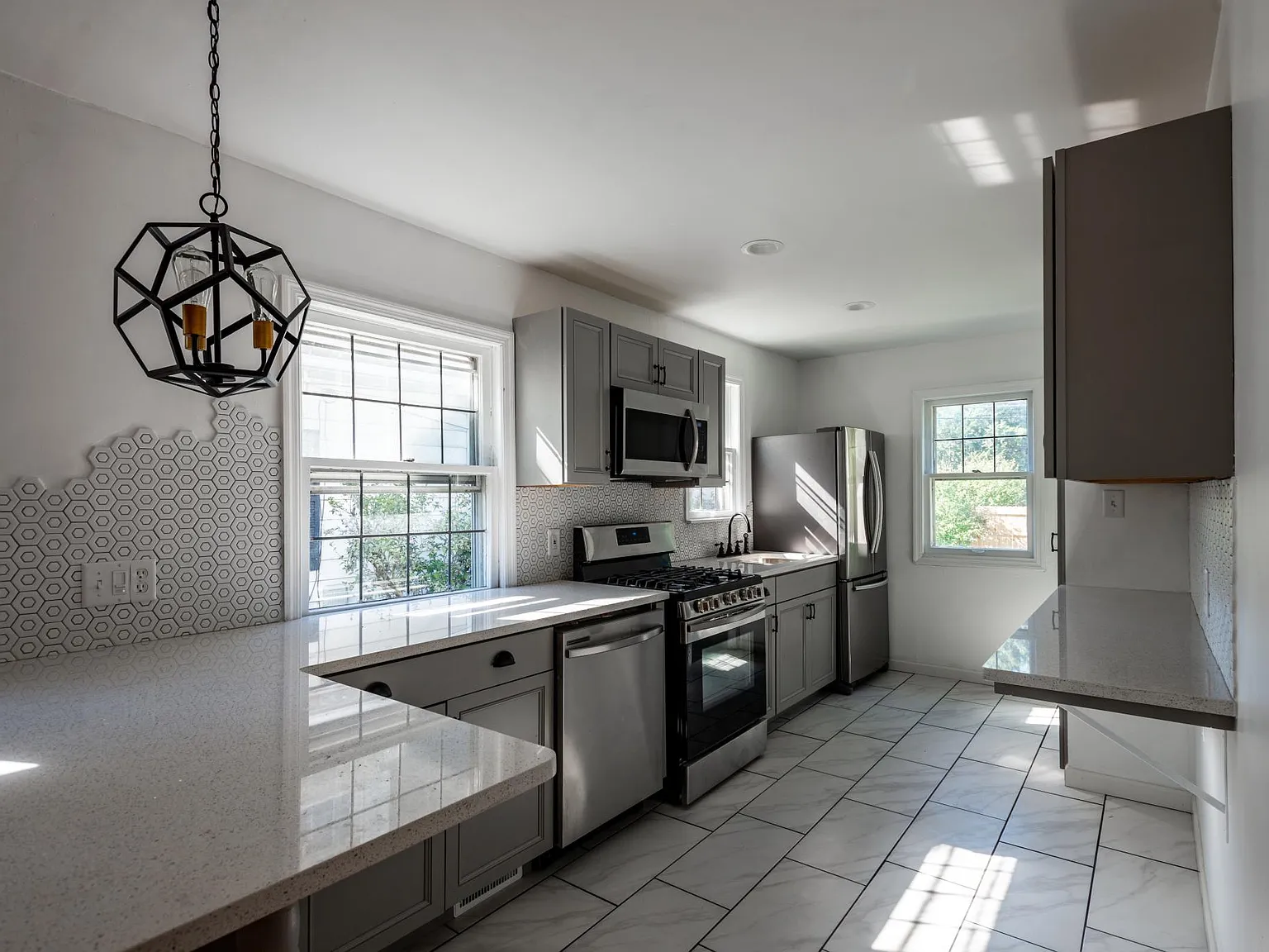 2754 Columbus Ave — Photo 3