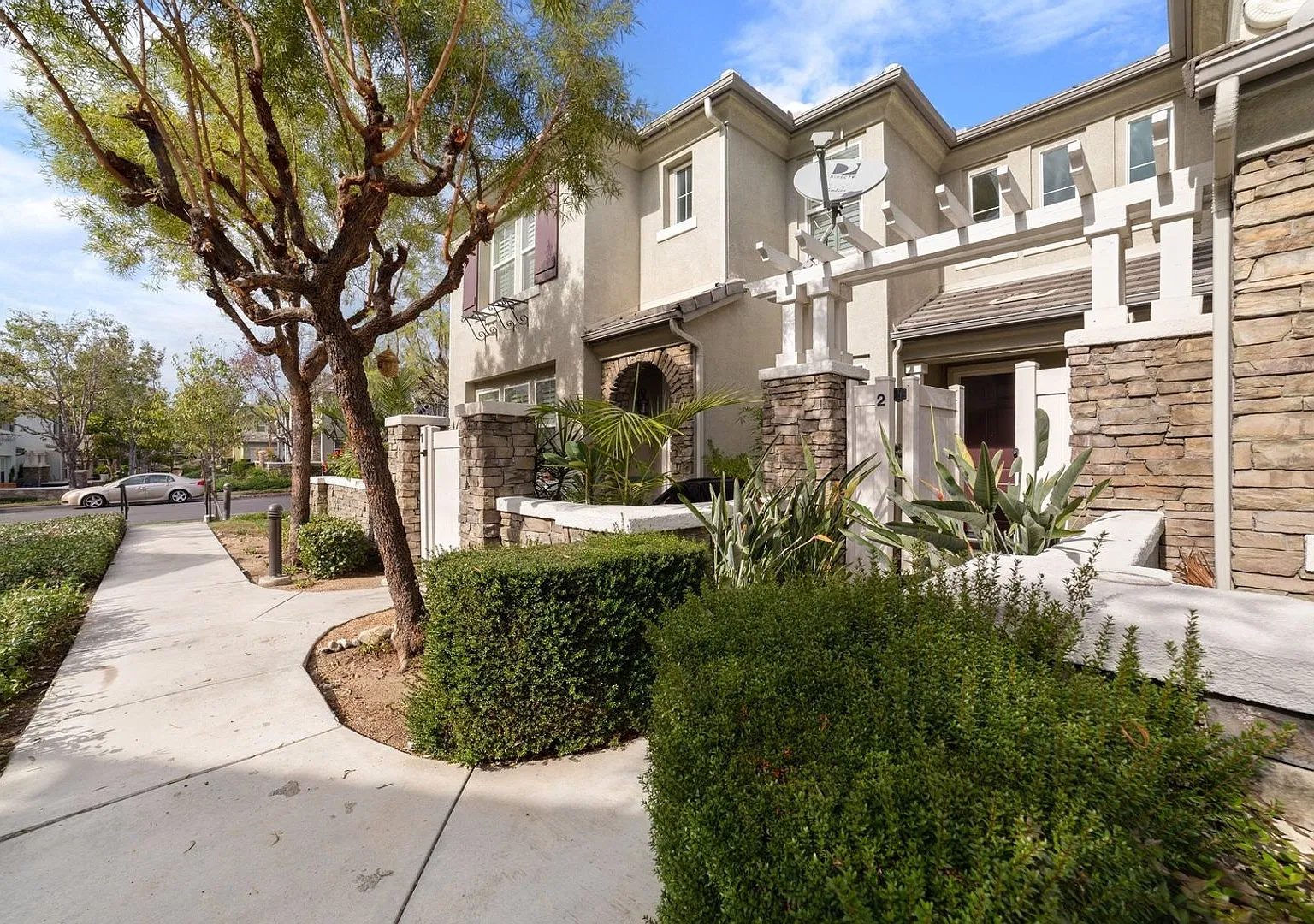 Charming 2BR Townhome in Rancho Cucamonga (Walking distance to Victoria Gardens!) — Photo 1