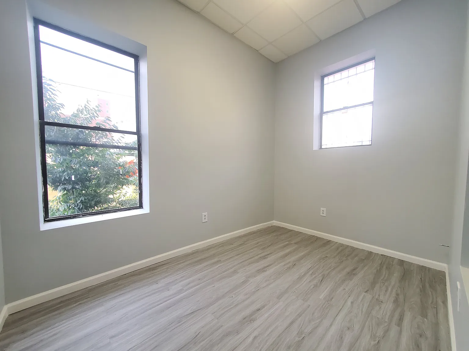 4 bed, 1.5 bath, 1200 sqft, $3,000 — Photo 3