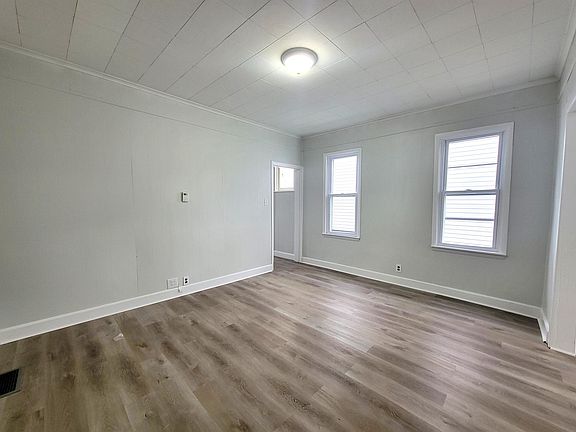 3rd image of 534 N Garfield Ave #534
