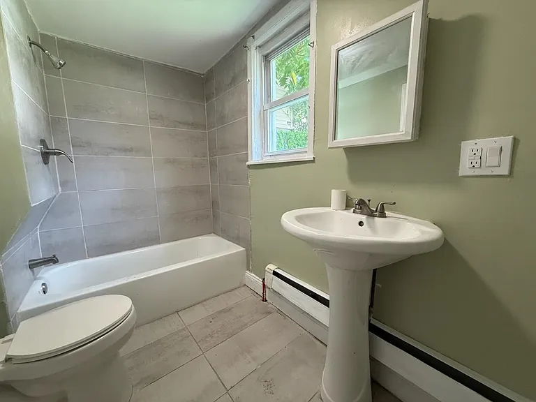 82 McAdoo Ave — Photo 9
