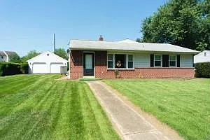 91 Hampton Ln photo 1