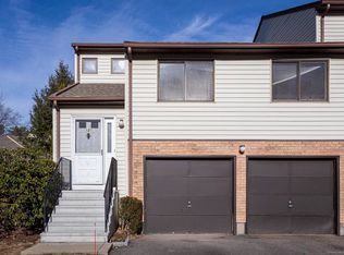 12 Oak Forest Dr #1, Manchester, CT 06042