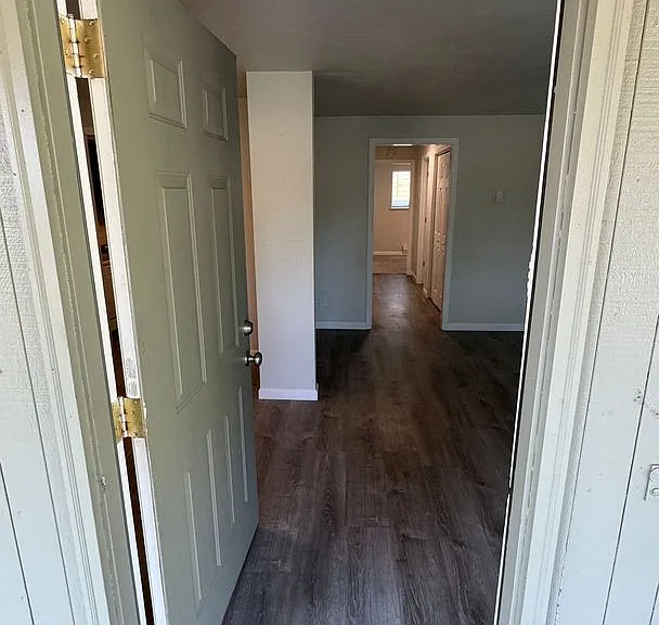 329 SW 10th St — Photo 5