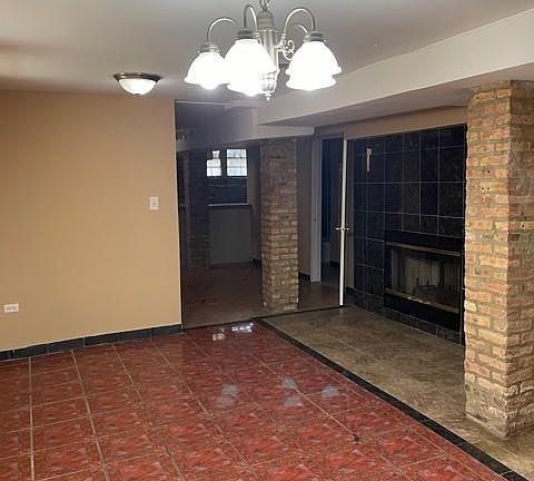 3rd image of 3358 S Giles Ave #G