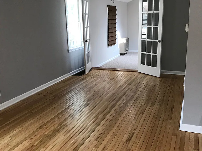 20754 Woodstock Ave — Photo 2