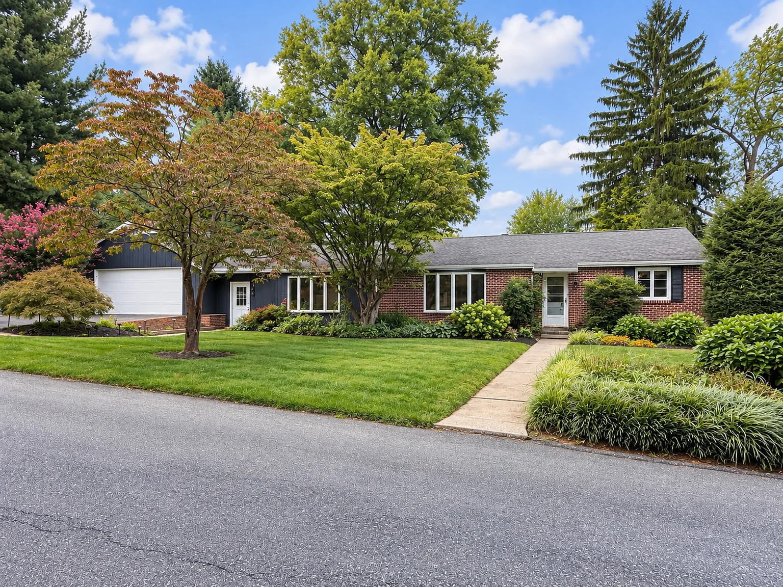 3 bed, 2158 sqft, $2,795 — Photo 1