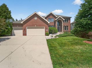 9202 Settlers Rd, Madison, WI 53717