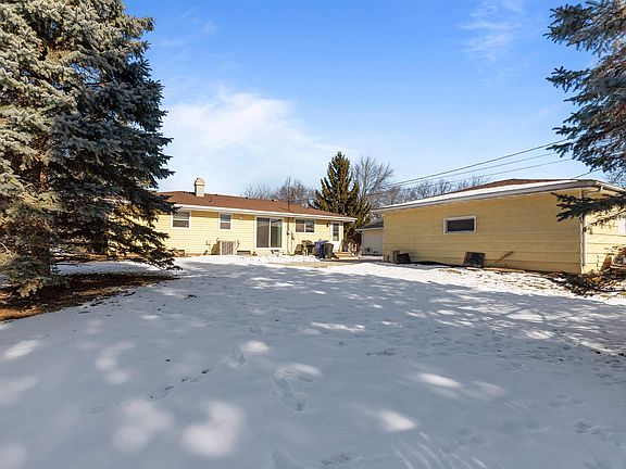 3rd image of 1201 W Hawes Ave