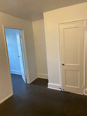 Rented by Batra Group Inc | media 32