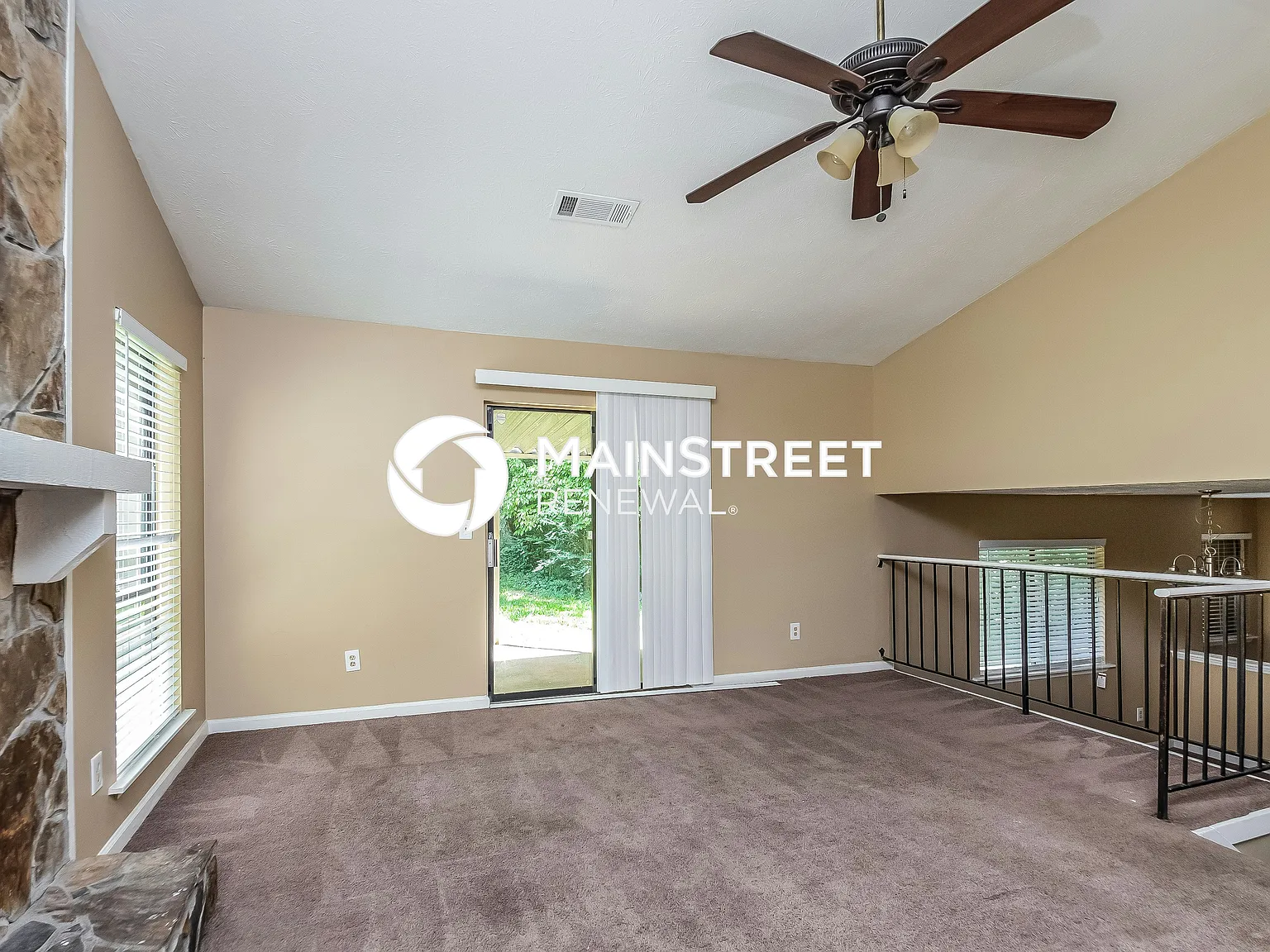 337 Windsor Walk SE — Photo 4