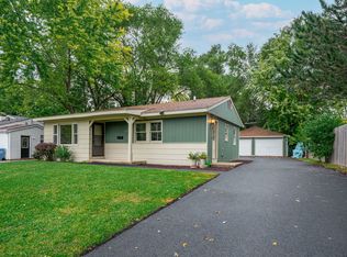 103 Hickory Dr, Carpentersville, IL