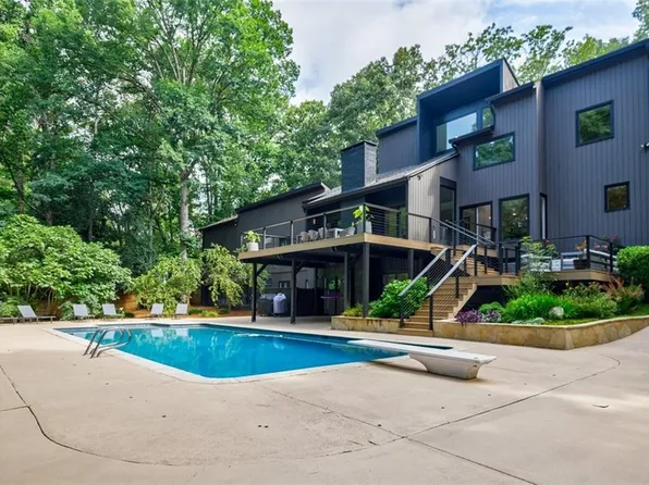 1510 Chevron Dr, Sandy Springs, GA 30350
