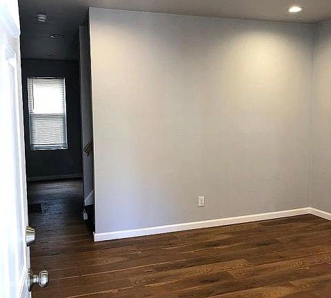 3rd image of 3824 Melon St