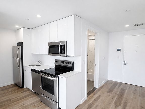 2nd image of 83-67 116th St #602
