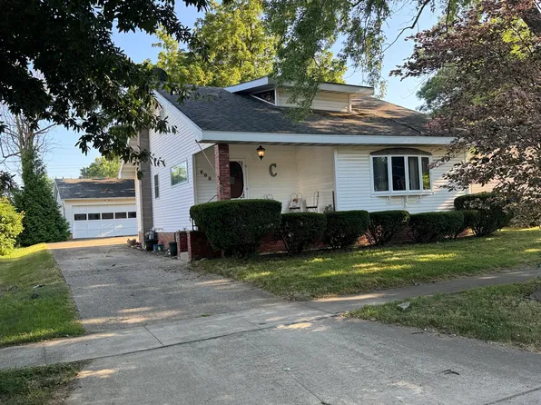 600 W White St, Clinton, IL 61727