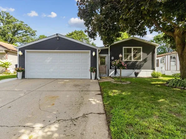 82 Falling Creek Circle, Janesville, WI 53548