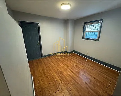 44 4th St — Photo 3