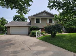 2002 Schaeffer Way, Emporia, KS 66801