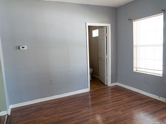 4th image of 1412 Whitman Ave Unit 2