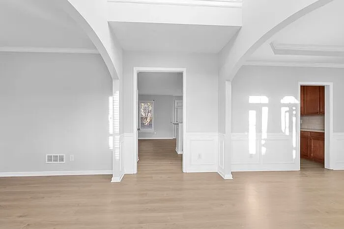 5 bed, 4.0 bath, 2931 sqft, $2,599 — Photo 4