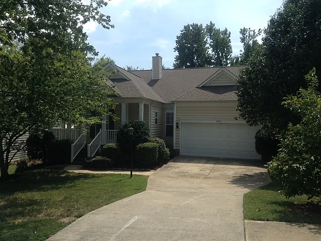 2721 Grosbeak Ln — Photo 1