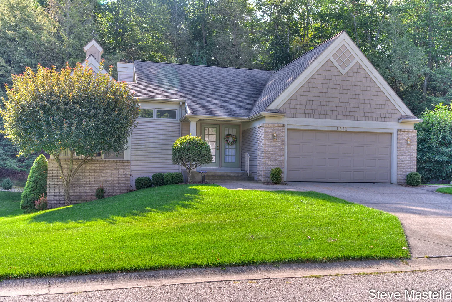 1991 W Glen Ct photo 1