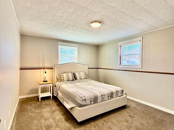 4th image of 220 9th Ave NW #2