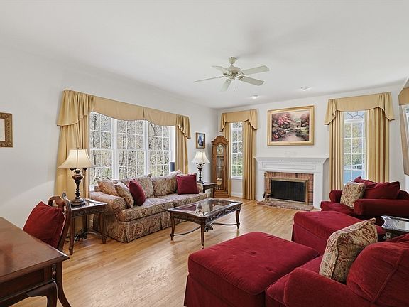 4th image of 34 Joseph Rd
