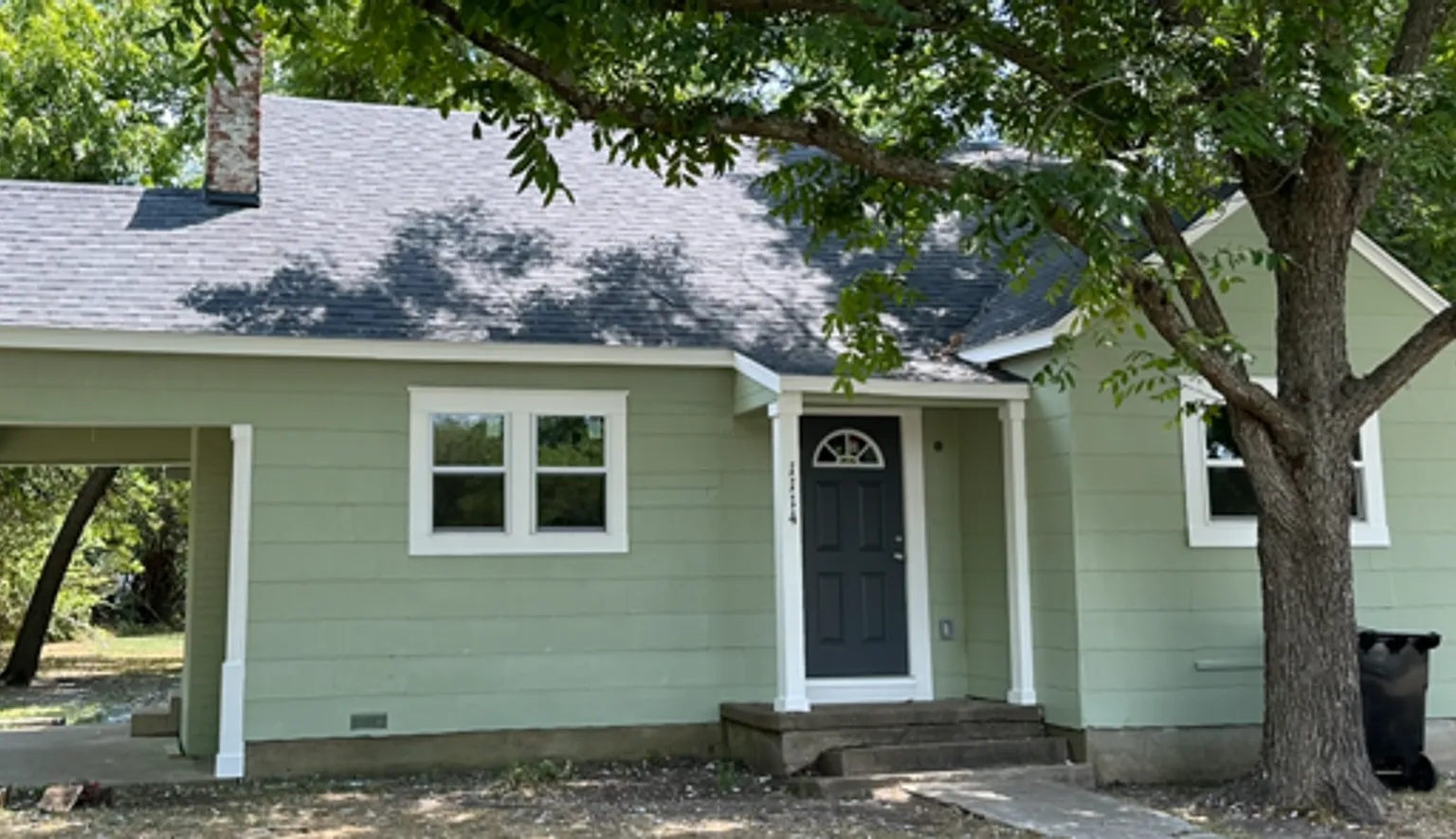 1114 Commerce- House — Photo 2