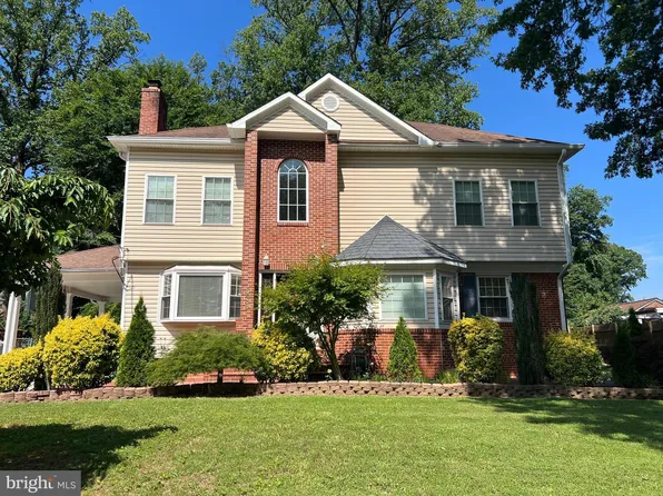 5409 Easton Dr, Springfield, VA 22151