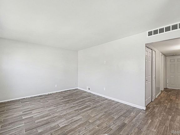 3rd image of 14421 Bailey St