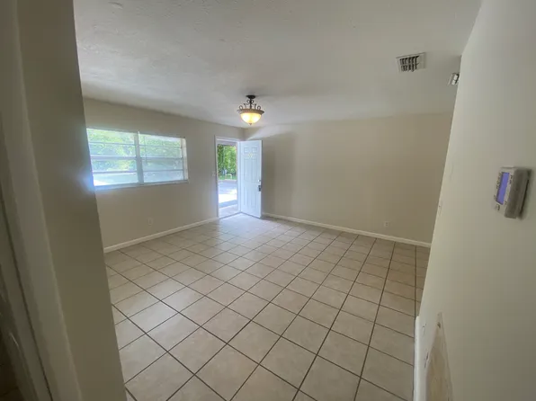 1221 Pioneer Trl #1223, Leesburg, FL 34748