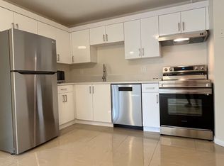 1985 NE Collins Cir #2-10, Jensen Beach, FL 34957