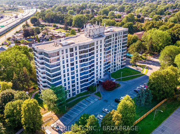 81 Scott St #812, Saint Catharines, ON L2N 7L5