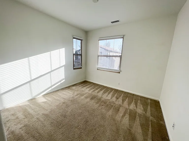 58 Quill — Photo 27
