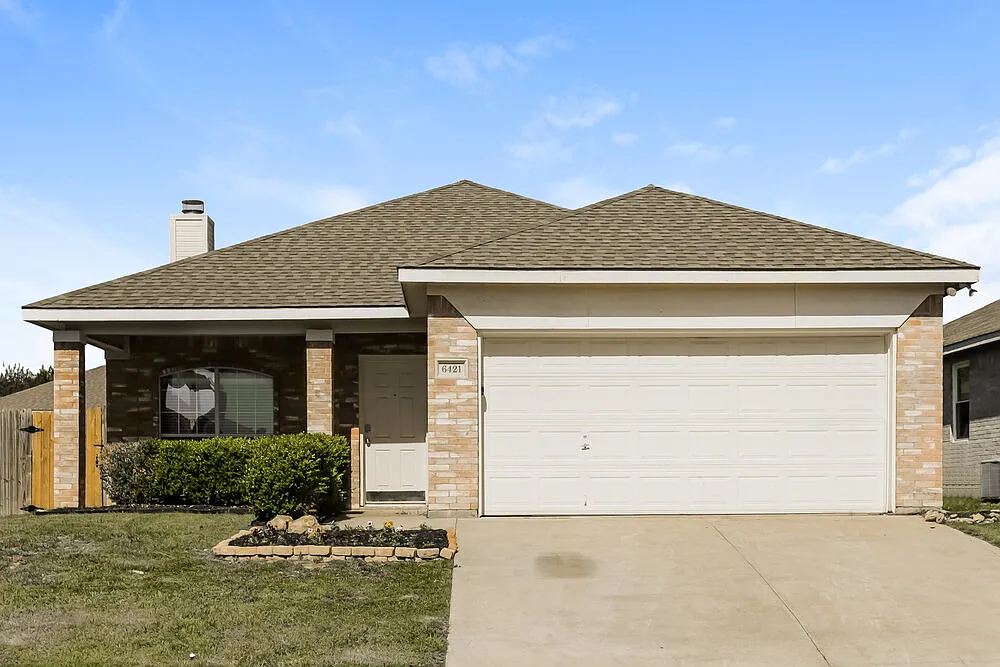 3 bed, 2.0 bath, 1629 sqft, $1,965 — Photo 1