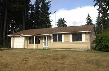 Affordable 3 bdrm/1 bath home w/fenced yard.