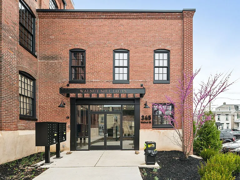 345 Walnut St — Photo 22