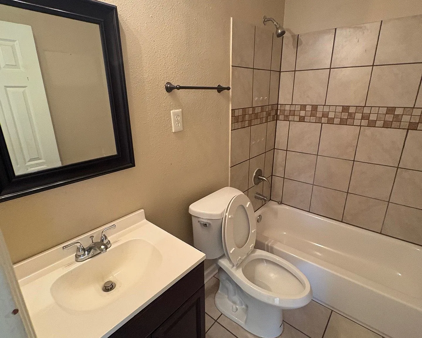 3400 Rochester Rd — Photo 4