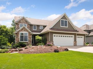 8615 Kelzer Pond Dr, Victoria, MN 55386