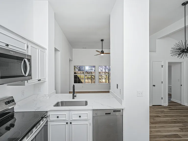 1078 Secessionville Rd — Photo 12