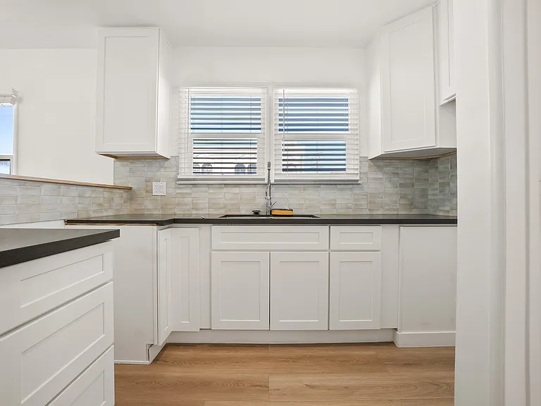 2540 Hermosa Ave — Photo 16