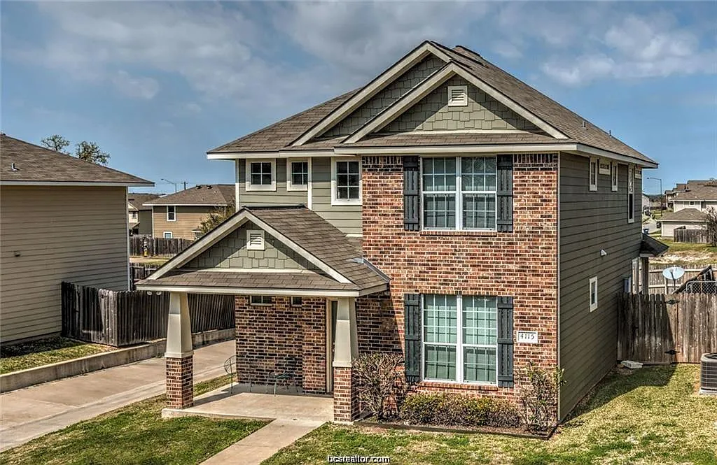 Building Photo - 4115 McFarland Dr