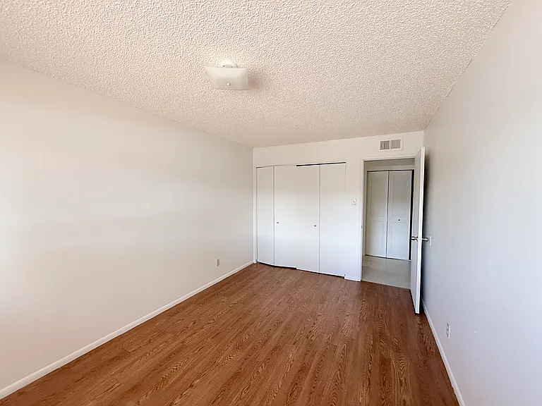 220 S 3rd Ave #6 — Photo 12