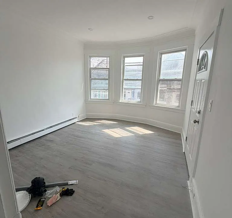97 N 4th St #1A
