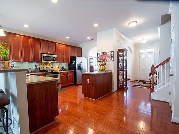 4th image of 3791 Filton Dr