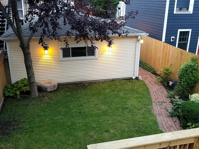 2252 W Cullom Ave — Photo 17