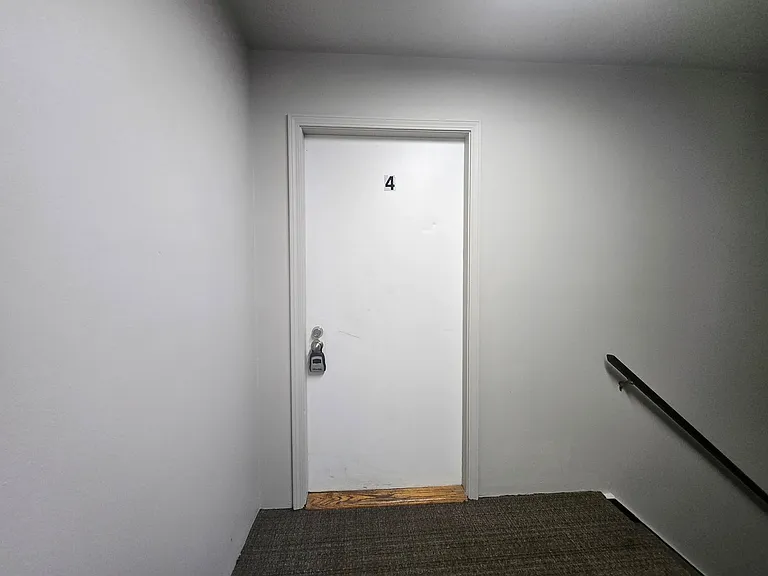 Creekwood Apartments - Farmington — Photo 35